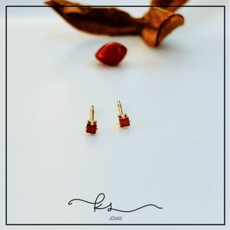 Detalhes do produto brinco ouro mini ponto de luz quadradinho vermelho