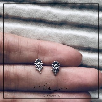 Detalhes do produto brinco prata envelhecida florzinha tipo margarida