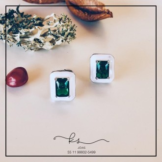 Detalhes do produto brinco rodio retangulo esmaltado com retangulo cristal verde